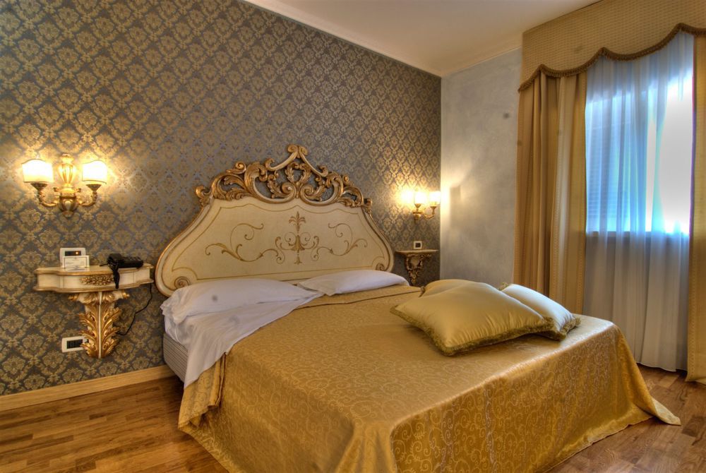 Hotel Tuscolana