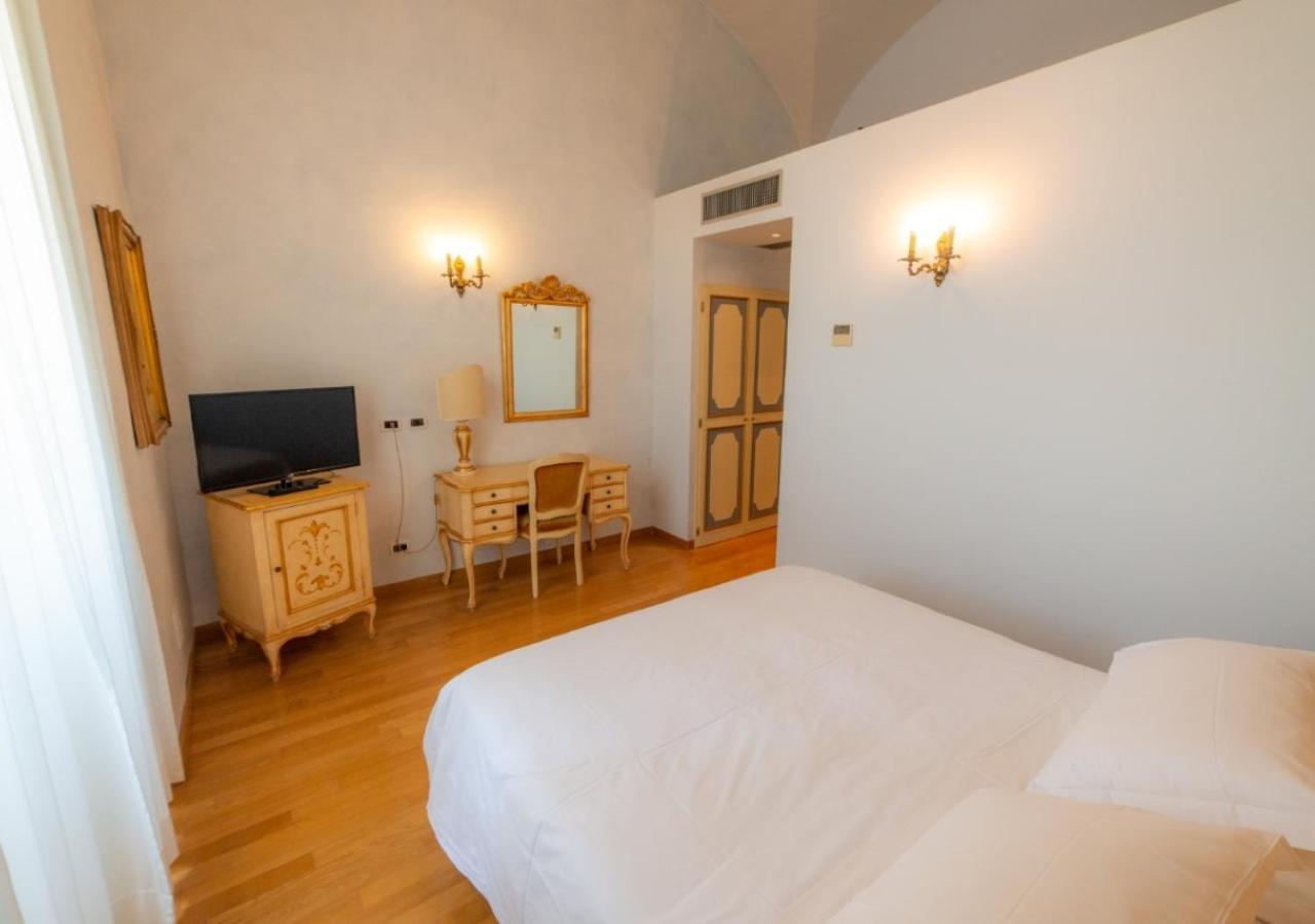 Hotel Tuscolana 4*